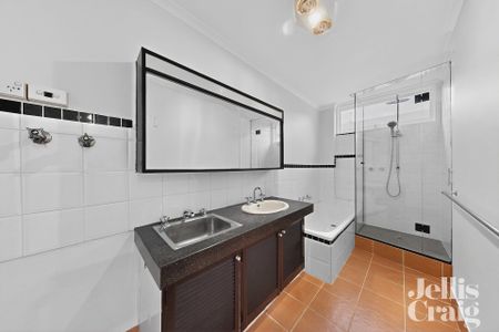8/118 Waverley Road, Malvern East - Photo 2