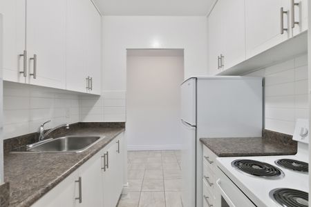 2 Bedrooms - Photo 3