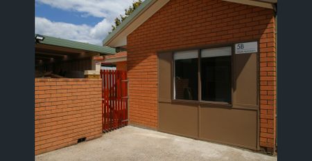 Freshly Updated Two Bedroom Villa - Photo 3