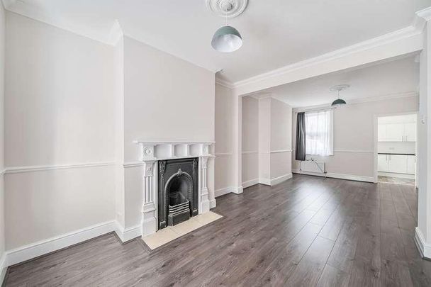 Curzon Street, Reading, RG30 - Photo 1