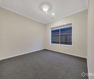 Spacious Family Home with Two Living Areas in Prime Bonnie Brook Lo... - Photo 2