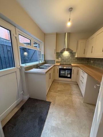 23 Parkgate Parade, Sydenham, Belfast, BT4 1ET - Photo 5