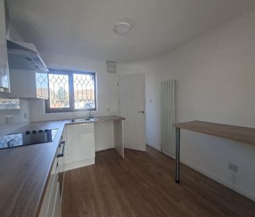 2 bedroom house to rent - Photo 1