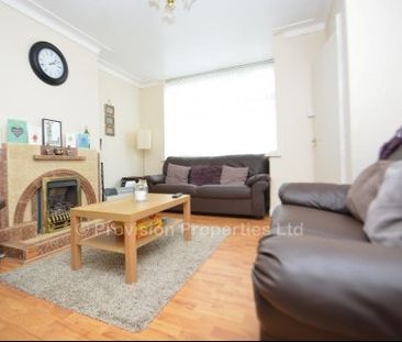 2 Bedroom Houses Rent in Leeds - Photo 1