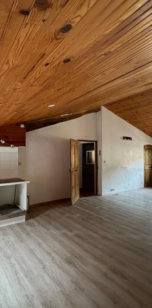 Location Appartement 2 pièces 76m² FLAYOSC 83780 - Photo 1