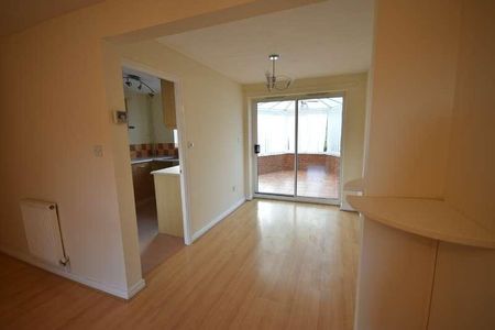 Polyanthus Drive, Sleaford, NG34 - Photo 2