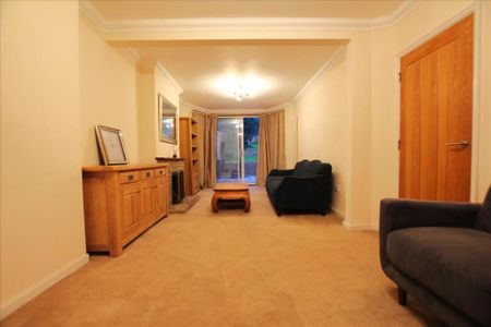 3 bedroom semi-detached house to rent - Photo 3