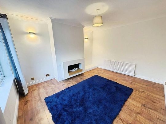 4 bedroom semi-detached house to rent - Photo 1