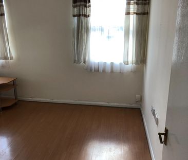 1 Bed Flat, Wellington Street, LU1 - Photo 3