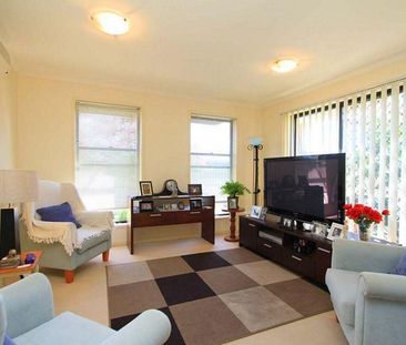 1/22 Mulqueeny Street, Wodonga VIC 3690 - Townhouse For Rent | Domain - Photo 2