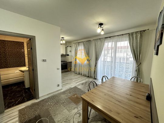 Închiriază Apartament 3 camere Strada Eroilor - Photo 1