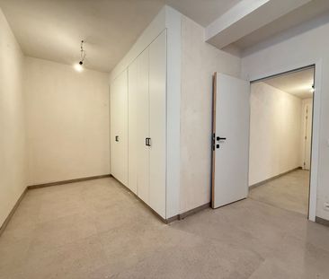 Gelijkvloers appartement met twee slaapkamers in centrum Roeselare! - Foto 2