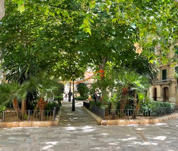 Apartamento amueblado con dos dormitorios, patio, Plaza del Cuadrad... - Photo 3