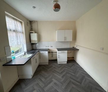 2 Bedroom Terraced House - Photo 3