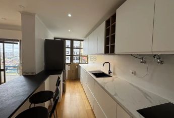 Apartment T2 in Almada, Cova da Piedade, Pragal e Cacilhas, Almada