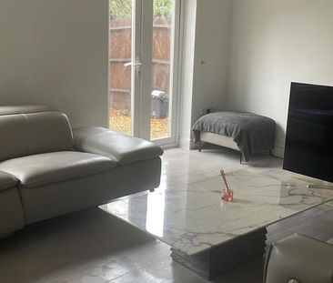 1 bedroom in a house share to rent - Photo 4