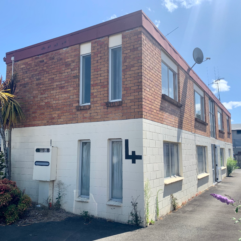 Cozy and Convenient One-Bedroom Ground Level Flat in an Ideal Location This charming one-bedroom ground level flat is the perfect place to call home. - Photo 1