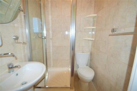 1 bedroom ground floor flat to rent - Photo 5