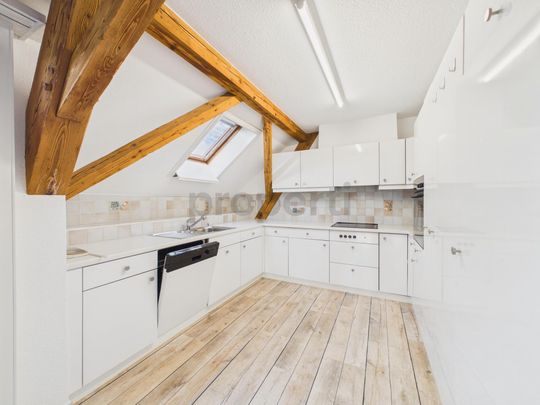 Helle 3.5-Zimmer-Dachwohnung mit Balkon, Lützelflüh - Photo 1