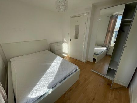 3 bedroom apartment to rent - Photo 2