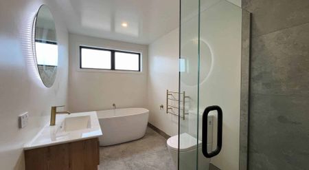 Modern four bedroom home in Hanley’s Farm - Photo 3