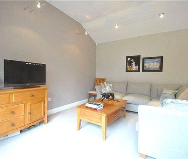 2 bedroom semi-detached house to rent - Photo 6