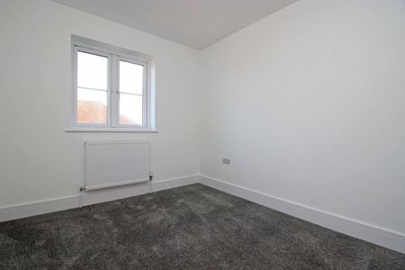 3 bedroom end of terrace house to rent - Photo 4