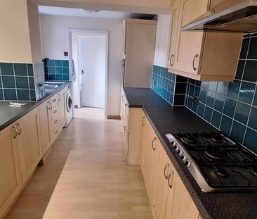 3 bedroom terraced house to rent - Photo 6