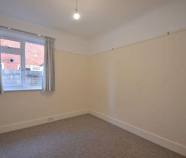 3 bedroom detached bungalow to rent - Photo 5