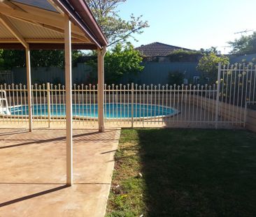 4 Bedroom Property with Pool&excl; - Photo 3