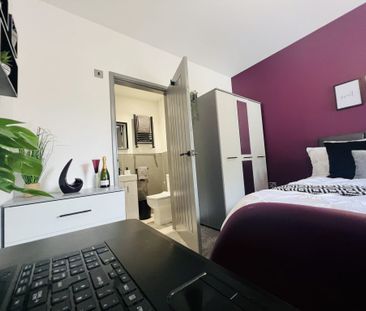 BEDROOM 2 – LARGE DOUBLE ENSUITE - Photo 6