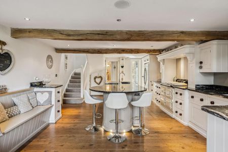 3 bedroom semi-detached house to rent - Photo 3