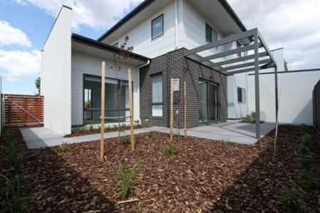 Spacious Googong Terrace Townhouse - Photo 3