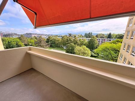Appartement spacieux de 5 pièces, entièrement rénové, avec en sus un parking intérieur à CHF 200.- /mois. - Foto 3
