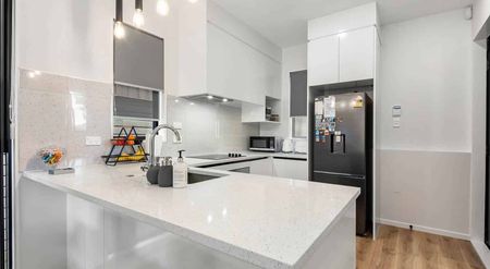 Spacious 4-Bedroom Family Home for Rent! - Photo 5