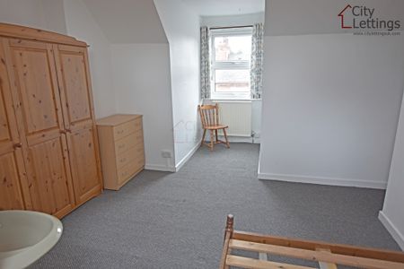 3 Bedroom Mid Terraced House - Photo 5