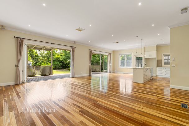 53 Dallas Ave, Hughesdale VIC 3166 - House For Rent | Domain - Photo 1