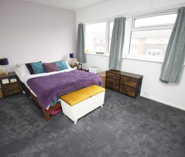 2 bedroom maisonette to rent - Photo 2