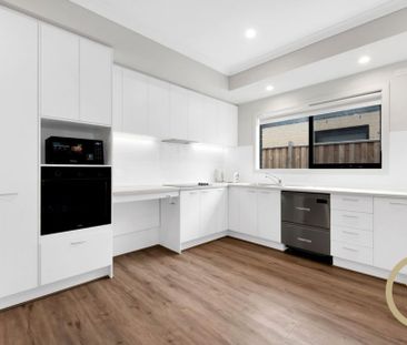 Four Private Ensuites, Step-Free Living & Two Weeks Rent Free! - Photo 6