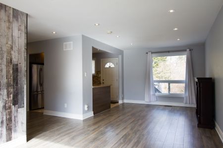 For Lease - 40 Foreht Crescent Unit# Main, Aurora, Ontario - Photo 4