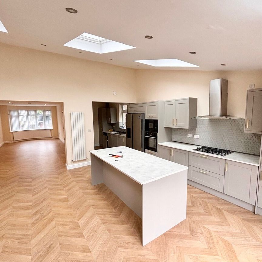 Runswick Drive. Wollaton, NG8, Nottingham - Photo 1