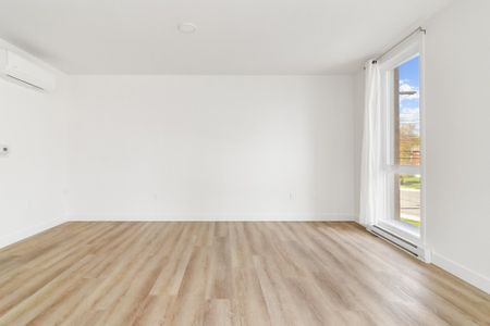 760 Av. de l'Église, #201 - Photo 3