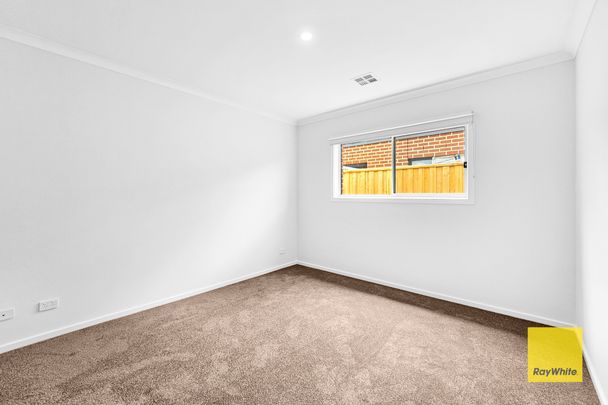 A Home That Speaks for Itself! - Photo 1