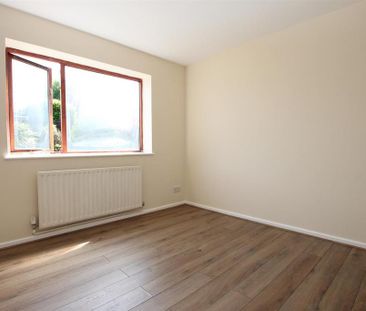 2 bedroom detached bungalow to rent - Photo 3
