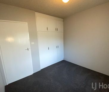 Spacious 2 Bedroom Unit - Photo 4