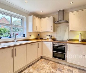 4 bedroom detached house to rent - Photo 6