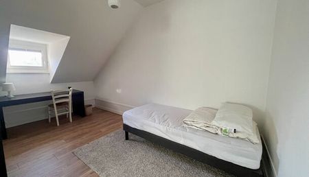 Appartement 3 pièces 40m2 REIMS 732 euros - Photo 3