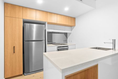 Beautifully renovated apartment in the heart of Teneriffe - Photo 4