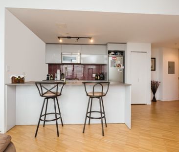 IDEAL LOCATION 1 BED + LARGE DEN IN WOODWARDS BUILDING GASTOWN - A ... - Photo 5