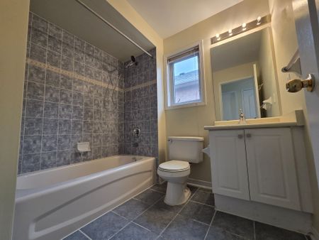 For Lease - 4859 Marble Arch Mews, Mississauga, Ontario - Photo 5